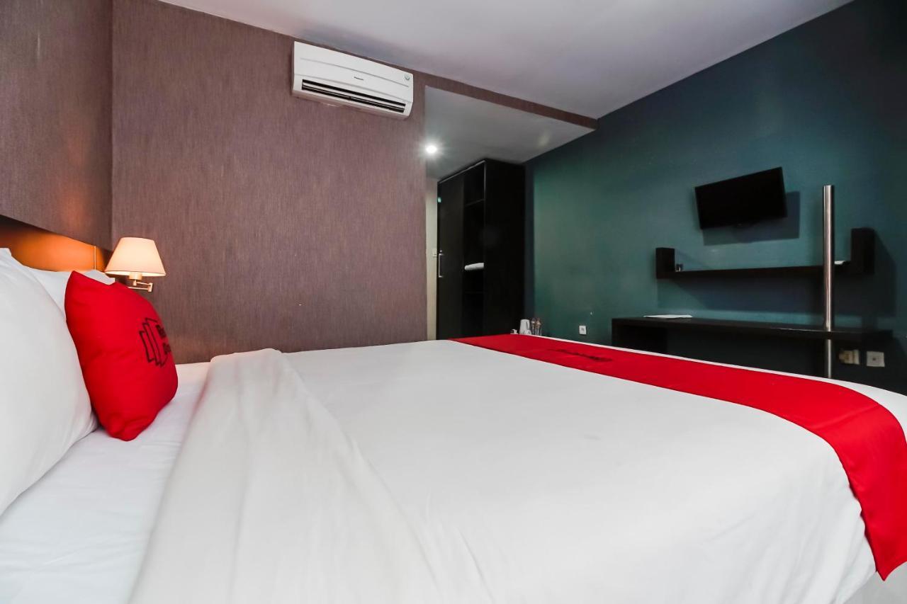 Reddoorz Premium Near Pantai Losari 2 Hotel Makassar Bagian luar foto