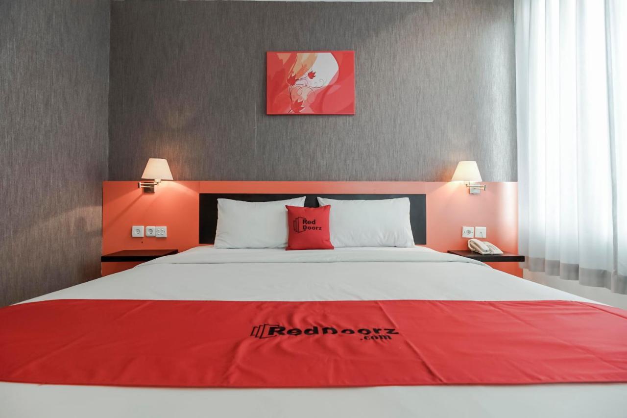 Reddoorz Premium Near Pantai Losari 2 Hotel Makassar Bagian luar foto