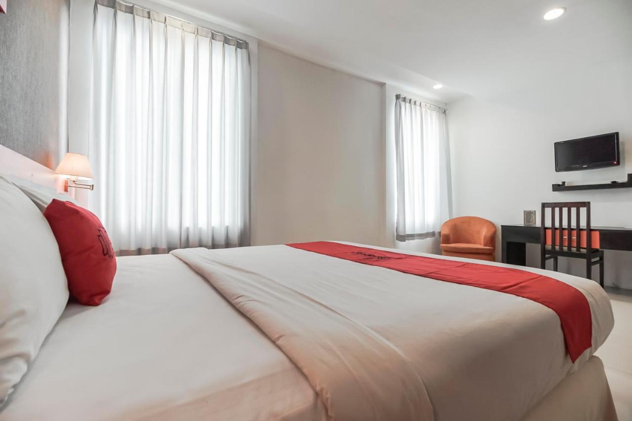 Reddoorz Premium Near Pantai Losari 2 Hotel Makassar Bagian luar foto